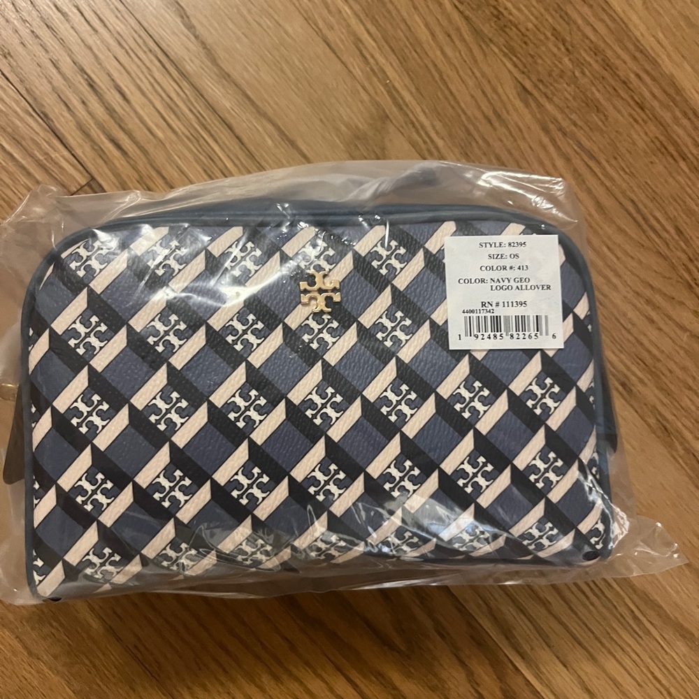 Tory Burch cosmetic bag (4.7"x4.7"x7.1")